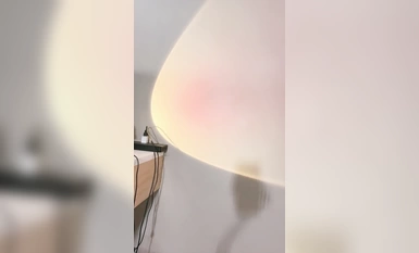 無敵粉穴網紅女神！白嫩美乳超柔軟！情趣手銬項圈內褲，振動棒插入粉穴，揉搓嬌喘呻吟