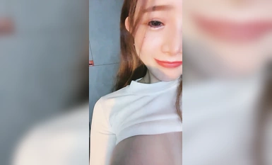 性感尤物網紅小姐姐！大紅唇極品翹臀！翹起屁股振動棒抽插，掰開騷穴嬌喘呻吟