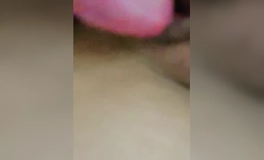 Người phụ nữ xinh đẹp với khí chất tuyệt vời! Đi đến phòng trả phí và chết tiệt! Cô ấy cởi chiếc quần lót màu đỏ và đụ âm hộ của mình ở nhiều tư thế khác nhau. Cô ấy hét rất to.