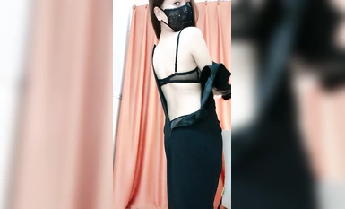 168CM quý cô xinh đẹp và gợi cảm! Hãy khoác lên mình chiếc áo sơ mi trắng để cám dỗ! Mông đẹp và chân dài cởi đồ lót, xòe đôi môi béo và âm hộ, nhìn từ dưới lên