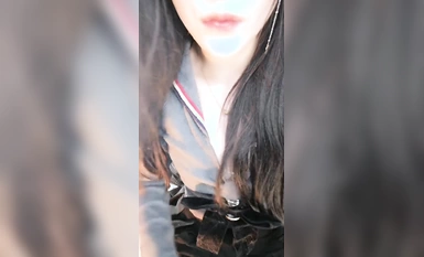 大眼睛網紅小姐姐！帶上面具自慰秀！開檔肉絲豹紋內褲，白虎肥美騷穴，跳蛋假屌輪番上