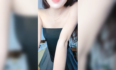 9分顏值女神！好久沒播歸來！口活一流舔屌毒龍鑽，主動騎乘很是享受，邊操邊舌吻好騷