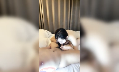 乖巧聽話還超級騷的婊妹伺候小哥激情啪啪，口交大雞巴吸蛋蛋，還給小哥舔菊花，淫聲盪語激情上位暴力抽插