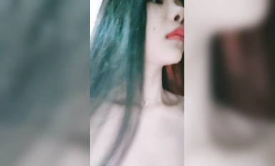 섹시한 여학생 얼굴 욕실 세척 깨끗한 유혹 늑대 친구 괴롭힘, 전체 얼굴 섹시하고 매력, 에로틱 드레스 매혹적인 반죽 우유 놀이 보지 자위 클로즈업 디스플레이, 멋지고 흥미 진진!