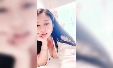 เซ็กซี่ตะลึงหน้าอกใหญ่และก้นอ้วน! เย้ายวนของความงามที่สวยงาม! ยกชุดชั้นในขึ้นเผยให้เห็นหน้าอกใหญ่ กางหีมีขน เธออ้าปากค้างและครางอย่างสวยงาม