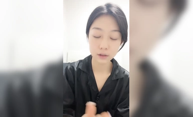 グリーンキャスト・ベイビーたちが海へ！スリムな体型に貧乳！細い脚と太い尻、新しいバイブのポンピング、喘ぎ声と喘ぎ声！