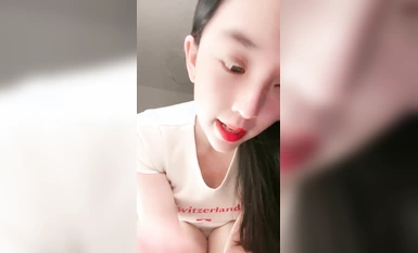 สิ่งล่อใจที่ดีที่สุดจากสภากาชาด เธอมีหน้าตาดี และหุ่นดี เธอโชว์หน้าสดในการเปลือยกายและโชว์ก้นกับเพื่อนหมาป่าของเธอ อุปกรณ์ประกอบฉาก