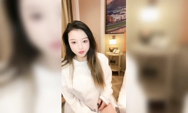 極品尤物新人美女！豐乳肥臀肉感！酒店炮友激情操逼，抓起屌展示口活，騎乘位猛操多毛騷逼