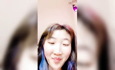 粉嫩小穴肉肉妹妹！難得操逼收費！拿著按摩器自慰，小男友敲門進來，大屌插嘴操大肥臀