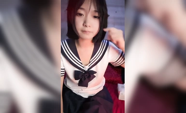 สาวสวยบริสุทธิ์เพิ่งลงทะเล! JK แกล้งทำเป็นคาวาอี้! เป็นการแสดงขนาดใหญ่ที่หายาก เธอยกบั้นท้ายที่สวยงามของเธอและเปิดกางเกงชั้นในของเธอเผยให้เห็นหีที่อวบอ้วนของเธอ