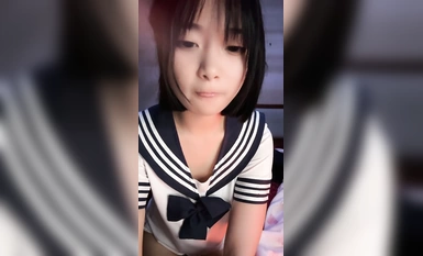 สาวสวยบริสุทธิ์เพิ่งลงทะเล! JK แกล้งทำเป็นคาวาอี้! เป็นการแสดงขนาดใหญ่ที่หายาก เธอยกบั้นท้ายที่สวยงามของเธอและเปิดกางเกงชั้นในของเธอเผยให้เห็นหีที่อวบอ้วนของเธอ