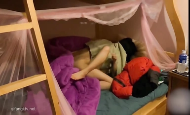 Koleksi terbaharu Januari mengenai sumbang mahram abang-abang terkuat! Penampilan yang sangat jarang berlaku, adik perempuan berusia 18 tahun itu adalah seorang lolita yang comel dengan rupa yang baik dan rupa yang disayangi.