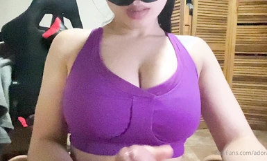 Kecantikan duniawi OnlyFans diikuti oleh beribu-ribu orang Anak patung gadis melancap 18 gambar peribadi dengan pinggang langsing dan pantat gemuk Ziwei sedang melakukan hubungan seks.