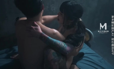 麻豆傳媒 MDSJ0005 性犯罪者牢房 滴蠟調教極惡女犯 艾秋