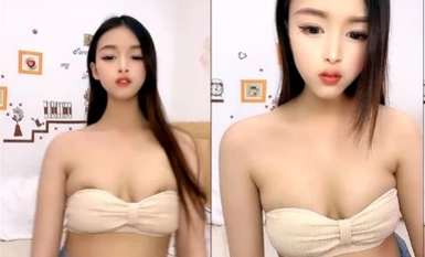 紅唇小姐姐！今天找個人操她了！撩下內衣奶一手抓，吸吮舔屌翹美臀，張開雙腿爆插