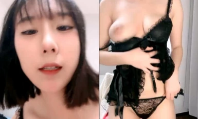 氣質短髮美少女！粉嫩奶超柔軟！性感情趣裝丁字褲，翹起美臀搖擺，震動插穴跪著後入.