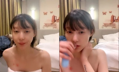 短髮網紅騷禦姐！飯店熱情自慰！跳蛋震穴上下一起用，震得好爽很享受，浪叫呻吟好聽