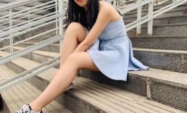 露臉才是王道！清純樸實的大學生鄉妹生活中與隱私生活反差極大~洗澡自摸被男友搞2.