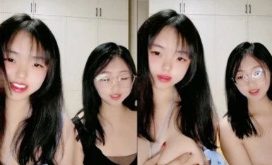 Baby-faced, big-breasted and young pussy, ang mga coquettish sisters show off their seduction live together, interact with each other sa mahalay na salita, himas ang dibdib at nilalaro ang puki, showing off their small pink puki in close-up, don Huwag pal