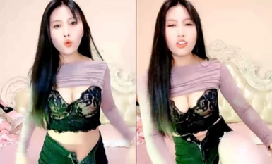 性感美女騷貨！吊帶黑白絲襪！說故事被姐夫操，騷話不斷狂扣穴，從下往上視角扣弄.