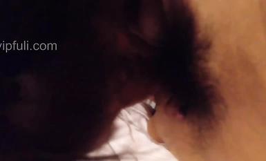 Gadis periferal yang dicari oleh 3000 secara tidak sengaja menunjukkan wajahnya Dia mempunyai kemahiran makan ayam yang terkemuka.