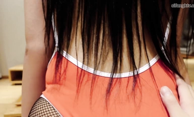 奧特曼原創 第6彈 素人妹子第一次拍嚇得直哆嗦，加錢蹭臀射 (1)