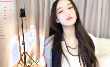 High-value anchor @CNLK (蛇姬、qing_qq) 1V1 private chat scale welfare show (3)