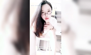 Mỏ neo của coquettish @Curagi Sakurako đeo máy rung và để lộ màn trình diễn phúc lợi tiêu chuẩn 2 (2)