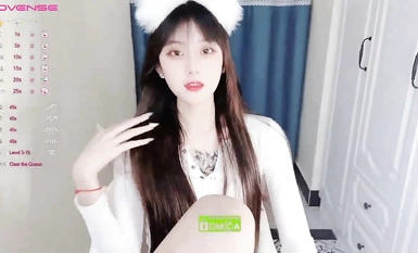 Ang magandang anchor ng S station @ToyotuBack's second standard welfare show 1 (4)