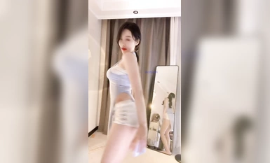 Penari berwajah tinggi Douyin @唺circacridine memperibadikan koleksi tarian panas 3 (17)