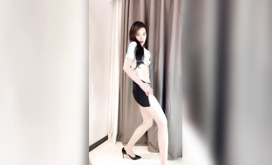 Penari Douyin @唺circacridine disesuaikan koleksi tarian panas 3 (6)