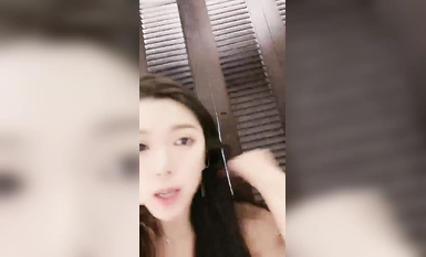 高顏值極品主播@保時捷莎莎(球迷的奶球)尺度福利秀23年新作合集2 (1)