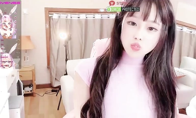 S-Site Ultra Phenomenal Host @jennyjoice Senior Fan Group + Scale Welfare Show Collection 3 (1)