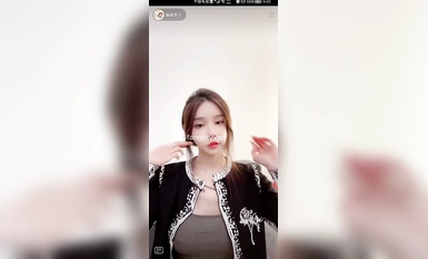 抖音24萬粉網紅@嘛路芽子 首次1V1尺度作合集 (3)