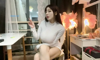 Model selebriti Internet terbaik @白TU伊 koleksi filem cereka tersuai peribadi 2 (5)