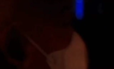 SM 삼합회 보스는 아름다운 여성들로 가득 찬 방을 묶었습니다.