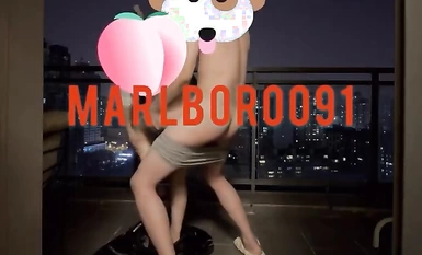 Pemain permainan mewah Yu-Gi-Oh Marlbor Nuclear Power membuat penggambaran peribadi dan meniduri pelbagai model, pramugari, dewi yang berkelakuan baik, perempuan jalang yang berbeza, seks dua bahagian P