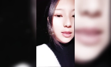 Zhen Meili menggoda orang yang lalu lalang dan membuat mereka bergegar (2)