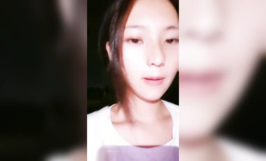 Siri menggoda orang yang lalu lalang luar yang menawan (9)