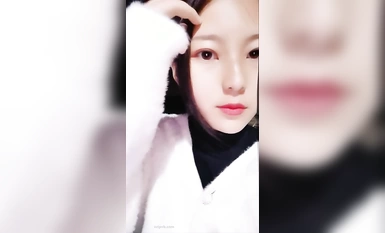 甄漂亮 學妹勾引保安大爺野戰 多場合集 (8)