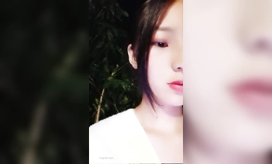 Gadis sekolah cantik Zhen menggoda pengawal keselamatan dalam pelbagai adegan luar (3)