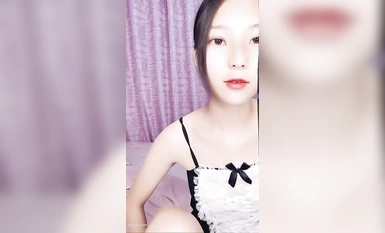 เด็กนักเรียนสาวสวย Zhen ล่อลวงเจ้าหน้าที่รักษาความปลอดภัยในฉากกลางแจ้งหลายฉาก (6)