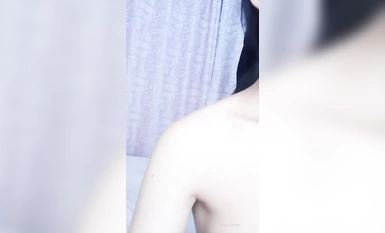 Gadis sekolah cantik Zhen menggoda pengawal keselamatan dalam pelbagai adegan luar (5)