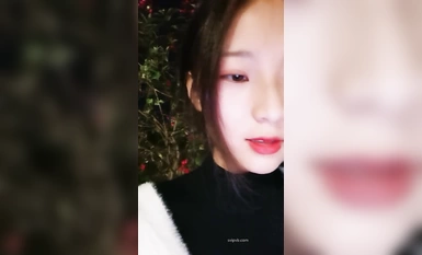 Ang Zhen Meili sa labas ay nang-aakit sa mga dumadaan sa serye (7)