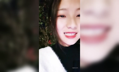 Ang Zhen Meili sa labas ay nang-aakit sa mga dumadaan sa serye (7)