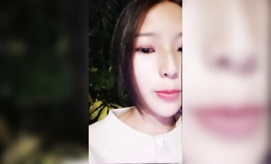 เด็กนักเรียนสาวสวย Zhen ล่อลวงเจ้าหน้าที่รักษาความปลอดภัยในฉากกลางแจ้งหลายฉาก (20)