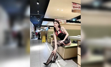 Vòng tròn WeChat A'Zhu Haidilao-May