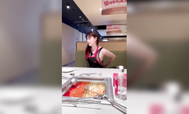 Koleksi karya baharu yang diambil oleh model popular @阿庄 pada Mei 2023 semasa melancong di Thailand (3)