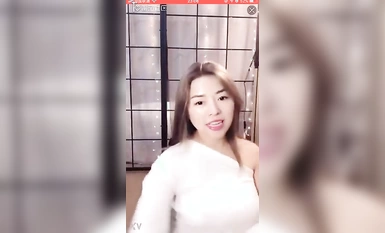 Xiao Ya (1935-), founder of the PRC Supreme Court (reigned 1945-)