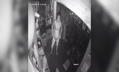 2023最新流出黑客 破解家庭攝像頭偷拍啪啪合集 小哥站著無套搞媳婦逼逼精液流了一地 (10)